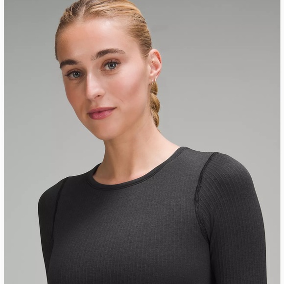 Lululemon Ebb to Street Long-Sleeve Shirt. Black, ribbed, cropped. - Picture 3 of 8